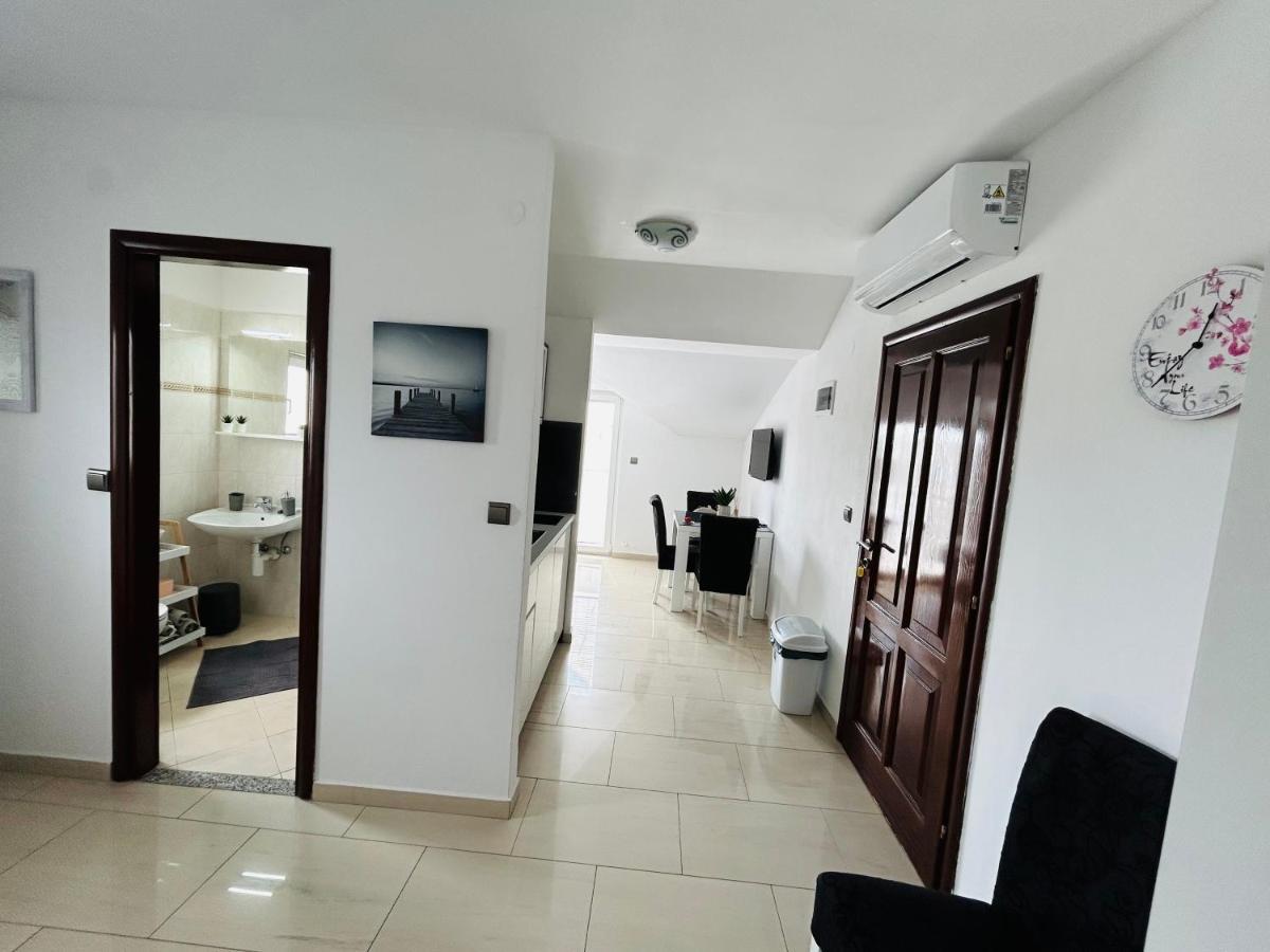 Angelo Apartment